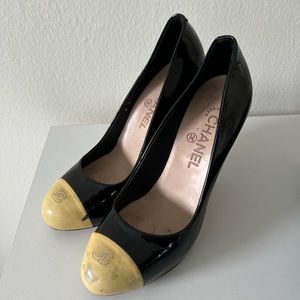 Vintage Chanel Pumps